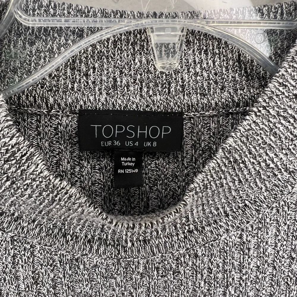 Top Shop Size 4 Gray Knit Long Sleeve Mock Neck Long Sweater